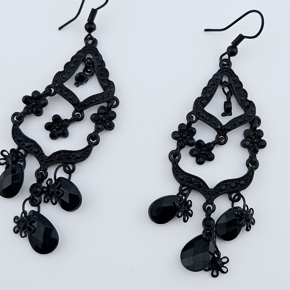 Chandelier jet black rhinestone earrings - Picture 4 of 7